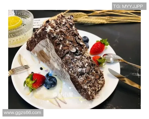 篮球明星父子携手庆生甜蜜蛋糕展现亲情与运动精神的完美结合